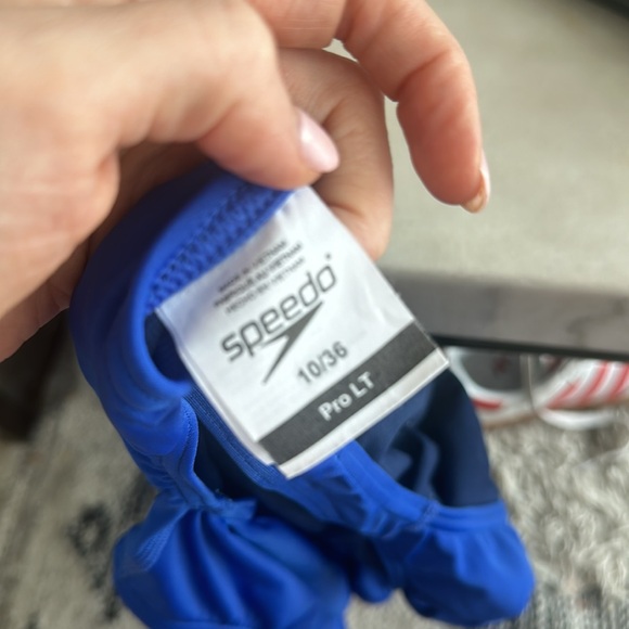 Women’s Speedo - Picture 4 of 4